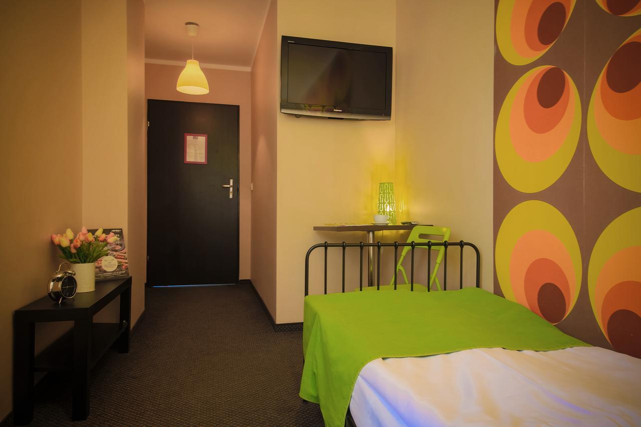 Glow Hostel Breslavia Esterno foto