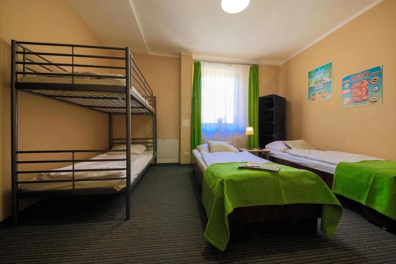 Glow Hostel Breslavia Esterno foto