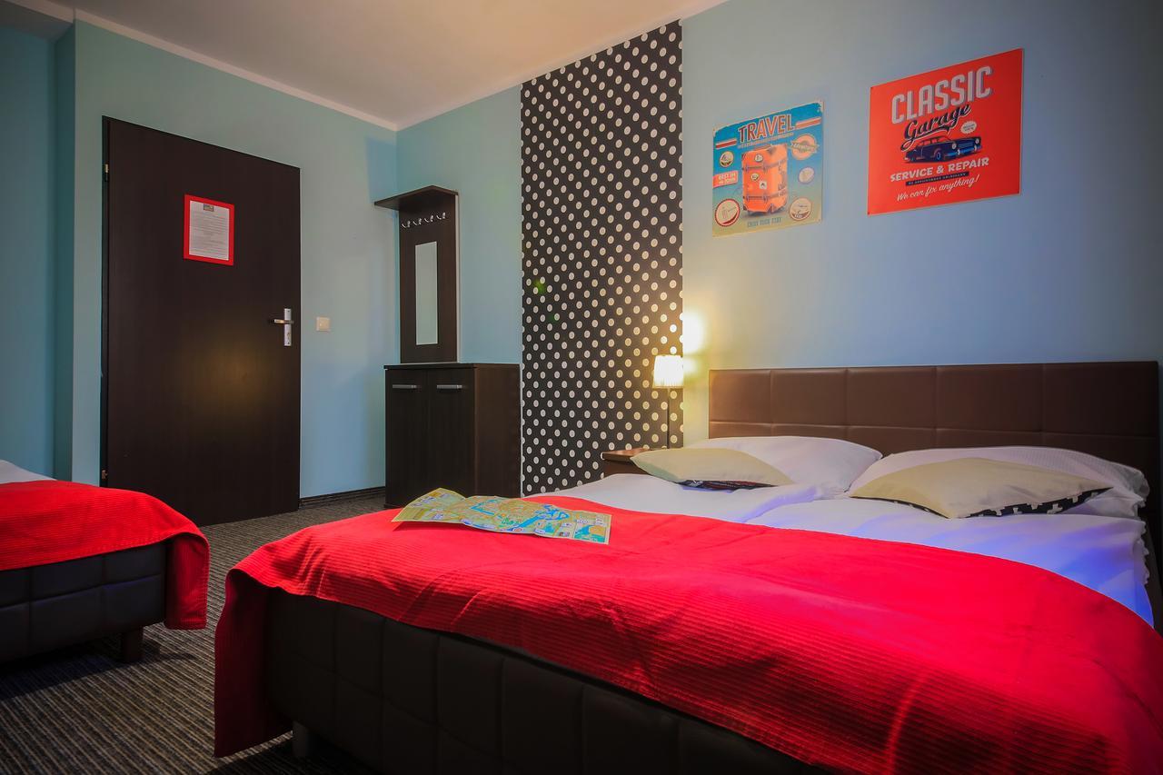 Glow Hostel Breslavia Esterno foto